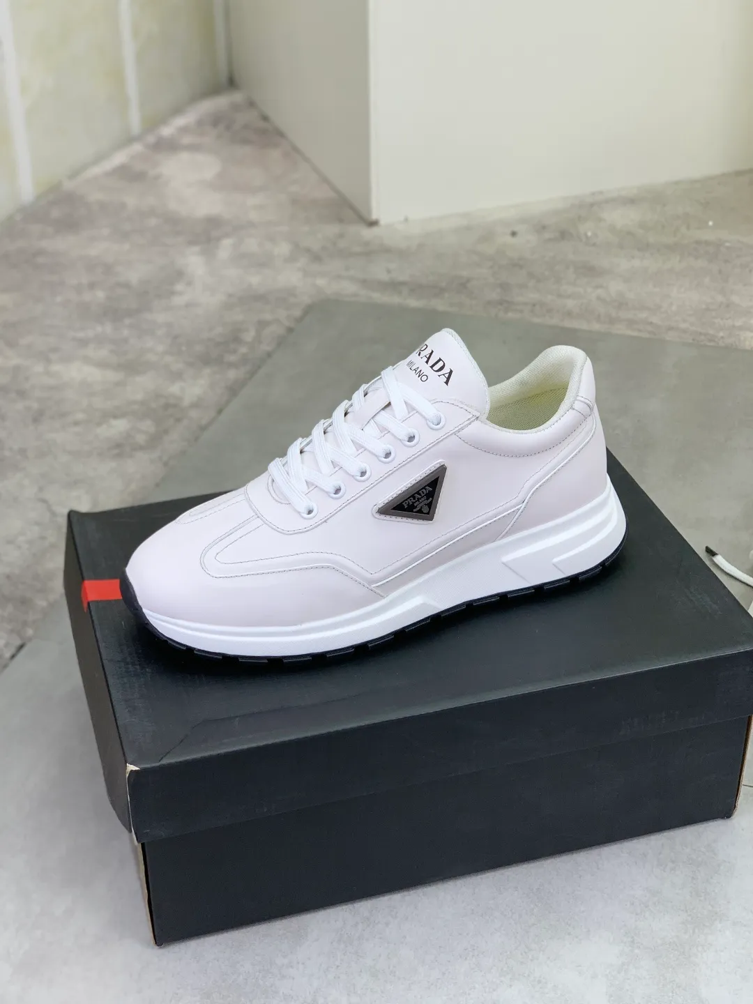 Men's men's shoes P600 💰[actual price] top quality, new popular models on the official website, timeless for a century, 🆘 The trendy brand (Prada) mainly promotes popular models, avant-garde and versatile fashionable men's shoes, privately molded, with cowhide splicing and 1:1 oil edge treatment... fashionable and simple, original imported cowhide with python skin, cowhide leather lining for feet; the atmosphere and personality are more fashionable, eye-catching and pursuing class. It will subvert the old idea and be a must-have for fashionistas who want to spend time with you! Must keep it! High-end comfortable and low-cost, high-end quality workmanship. Size: 38-45 4️⃣ colors available. full package